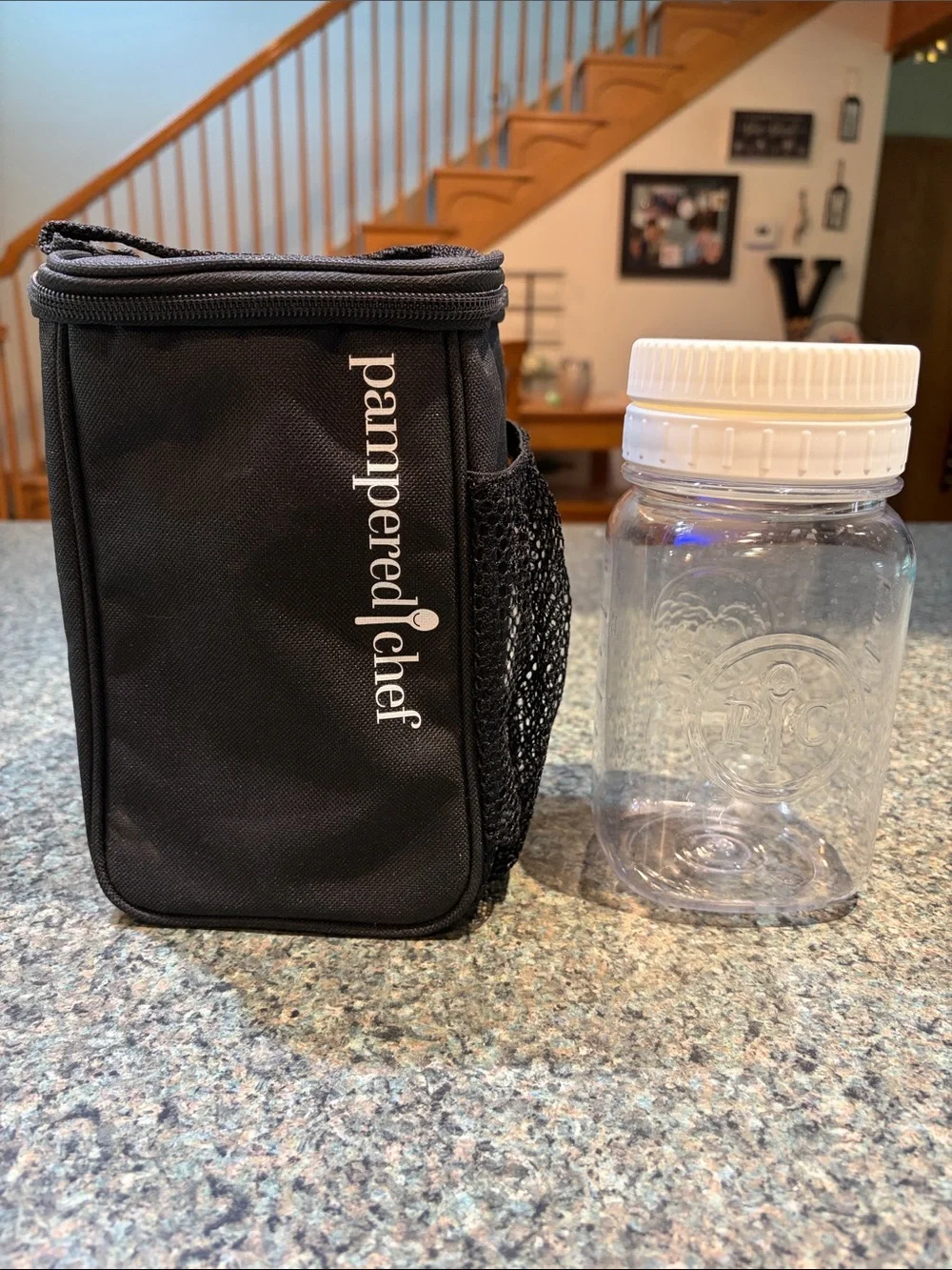 Pampered Chef Black Insulated Lunch Tote with Make & Go Salad Mason Container